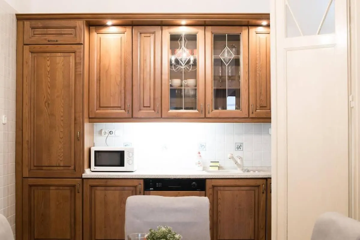 Ultra Central Spacious Home In Vaci Street Budapeste Apartamento