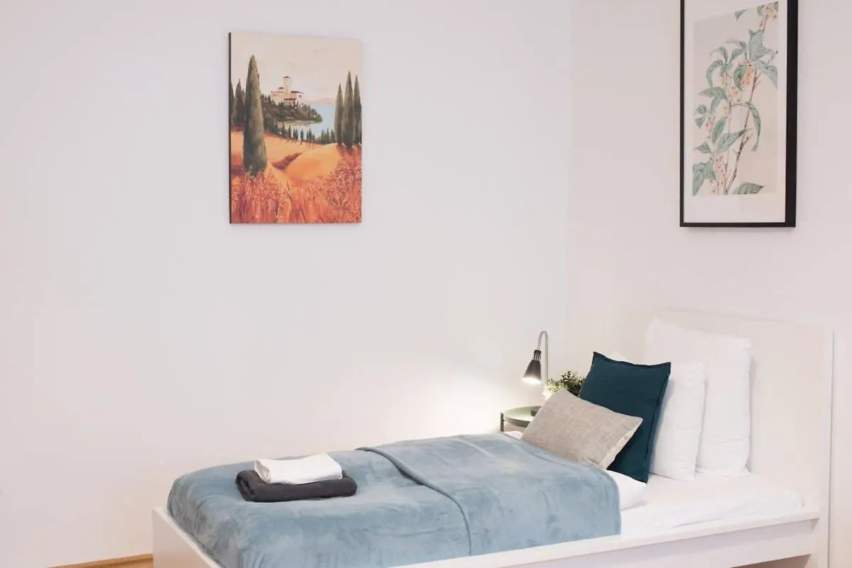 Ultra Central Spacious Home In Vaci Street Budapeste