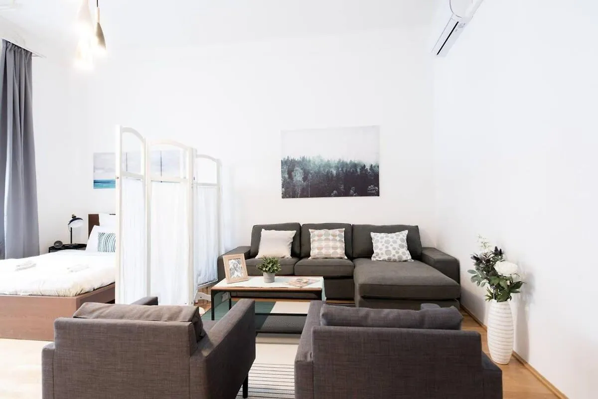 Apartamento Ultra Central Spacious Home In Vaci Street Budapeste Hungria