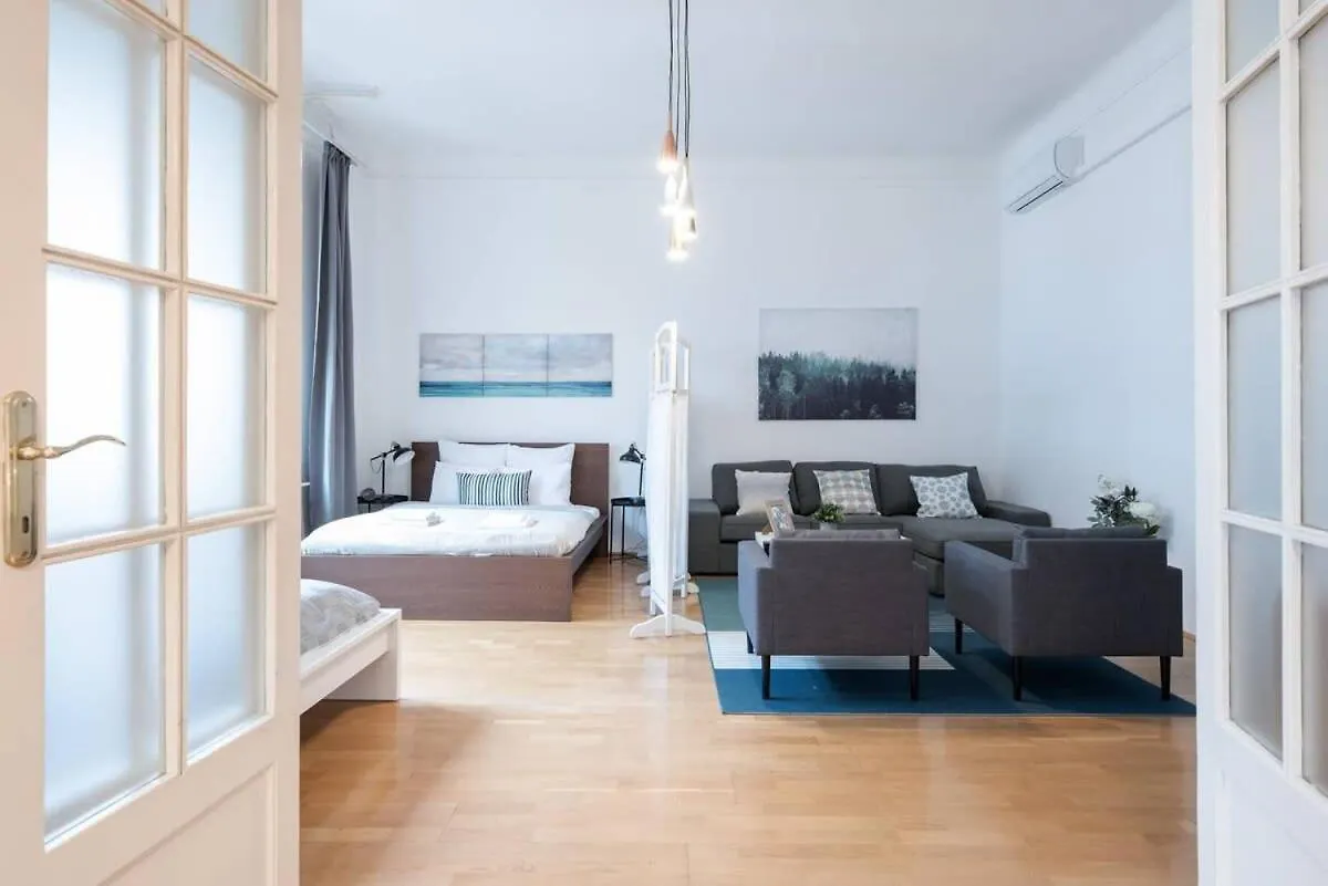Apartment Ultra Central Spacious Home In Vaci Street Budapest